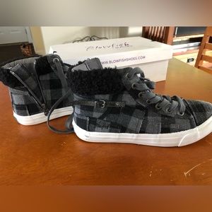 Blowfish womens high too sneaker